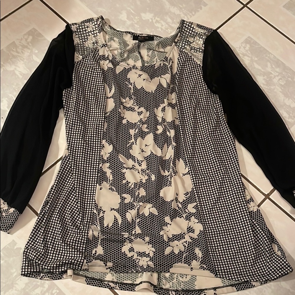 Asymmetrical Black and White 3/4 Sleeve Blouse with Mixed Patterns